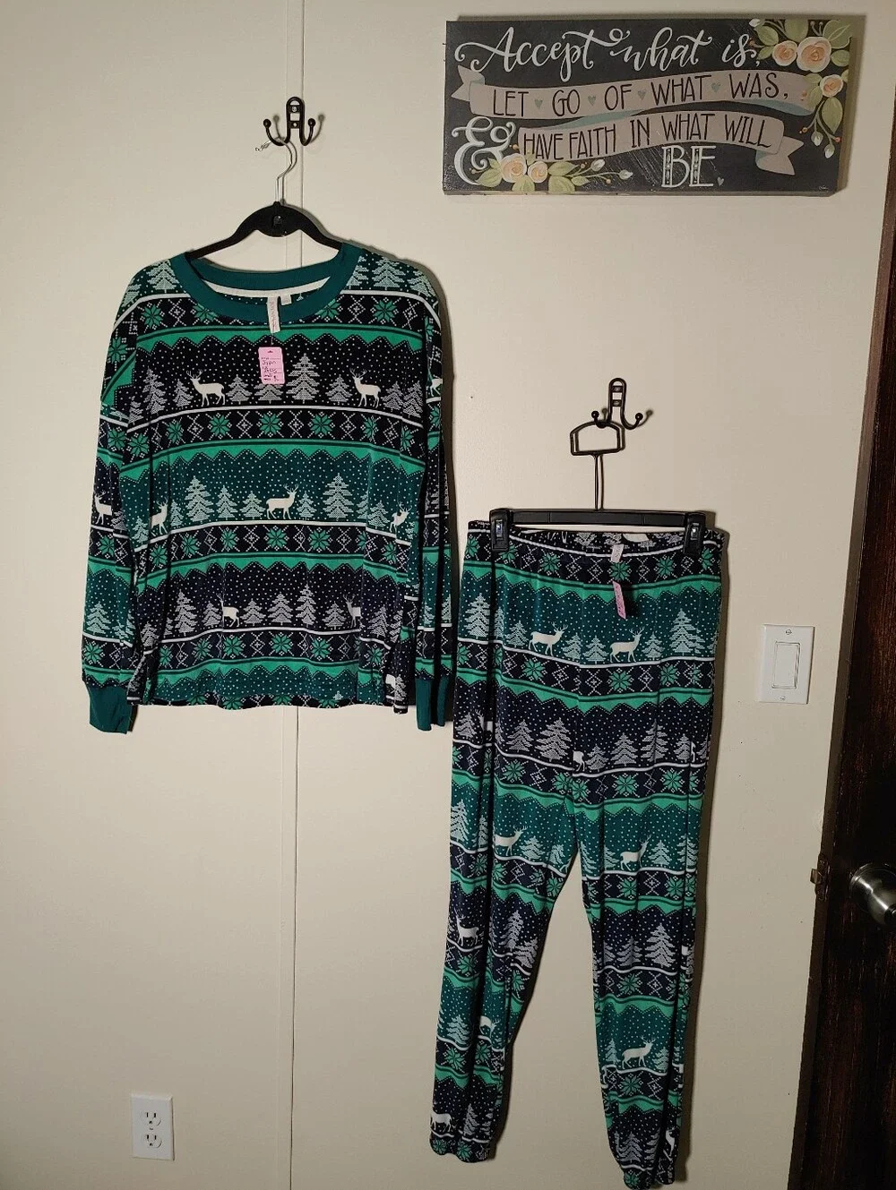 Joyspun Adorable Winter Scene Small 4-6 Long Sleeve Super Soft Pajama Set